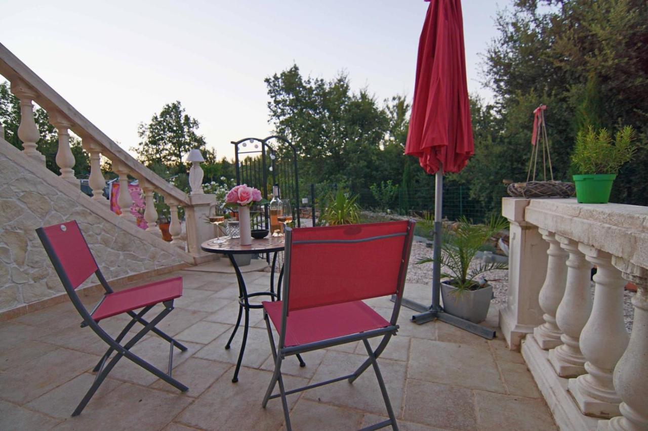 Chez Amali - Stielvolle Ferienwohnung In Der Provence Mit Terrasse Brignoles Exteriér fotografie