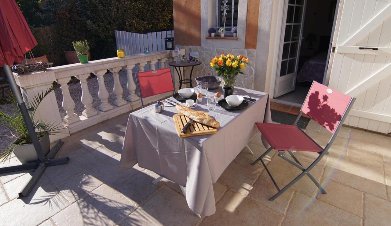 Chez Amali - Stielvolle Ferienwohnung In Der Provence Mit Terrasse Brignoles Exteriér fotografie